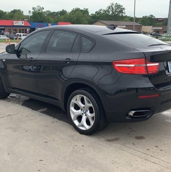 Meet your Posher, Carlos - Picture 1 of 1